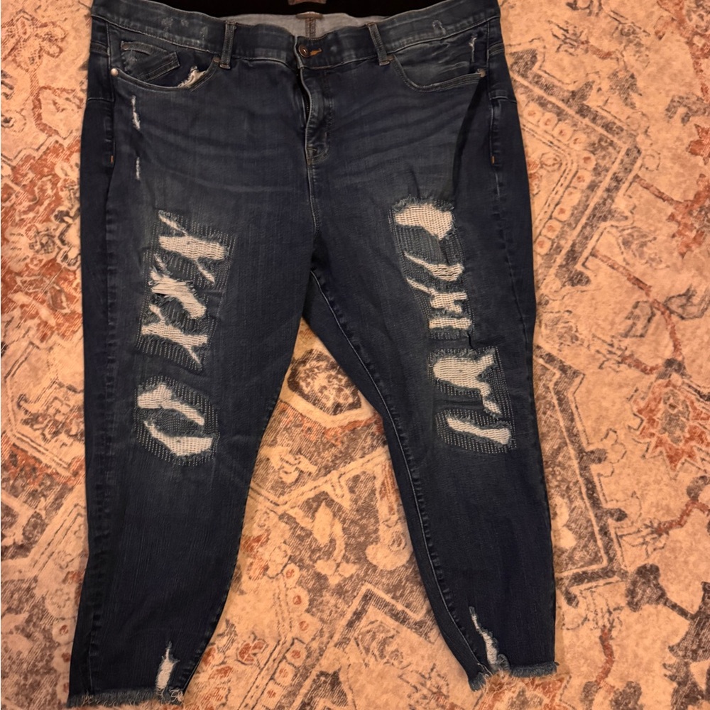 Torrid Blue Cropped Ankle Jeans with Distressed Style
